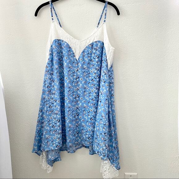 Chloah Blue Floral Lace Trim Tunic Tank Size Small - Picture 8 of 8
